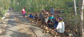 PADUKUHAN BENDUNGAN GOTONG ROYONG LEBARKAN JALAN